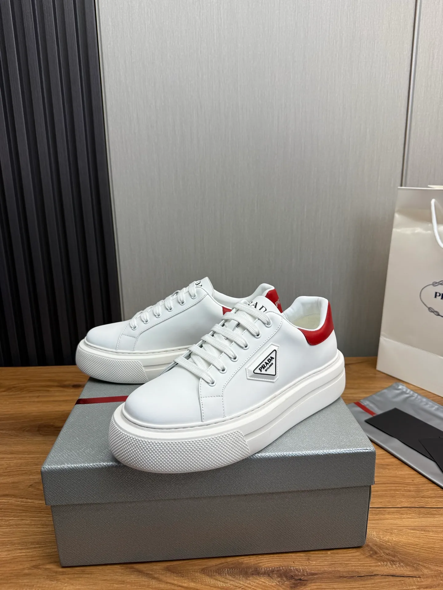 Men's shoes 💰560💰 [PRADA] Men's shoes are popular in the counter, official website is synchronized, 1 high-quality shipment ✔️Original cowhide upper + cowhide lining, 1🆚1 replica, original sole, 38-45 (45 customized, non-refundable)